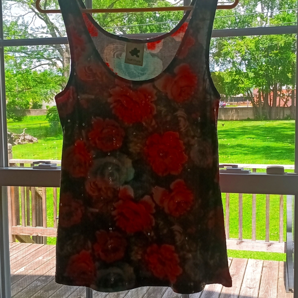 SUBTITLED. . Sequind rose tank M